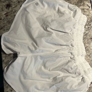 White Lululemon Hotty Hot High-Rise Lined Short Size 8 4”